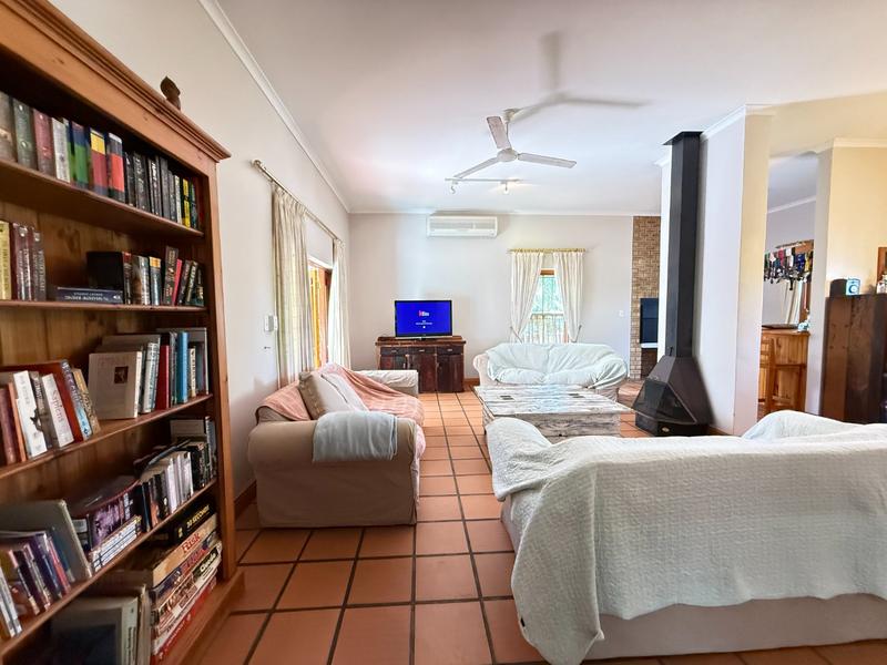 4 Bedroom Property for Sale in Die Wingerd Western Cape